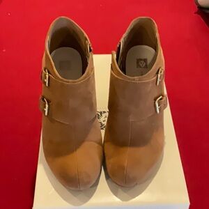 Anne Klein Tan Ankle Booties with Chunky Heel